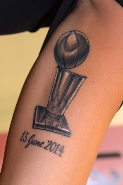 Marco si  fatto tatuare sul bicipite sinistro il Larry O&#39;Brien Trophy e la data in cui l&#39;ha vinto: 15 giugno 2014
